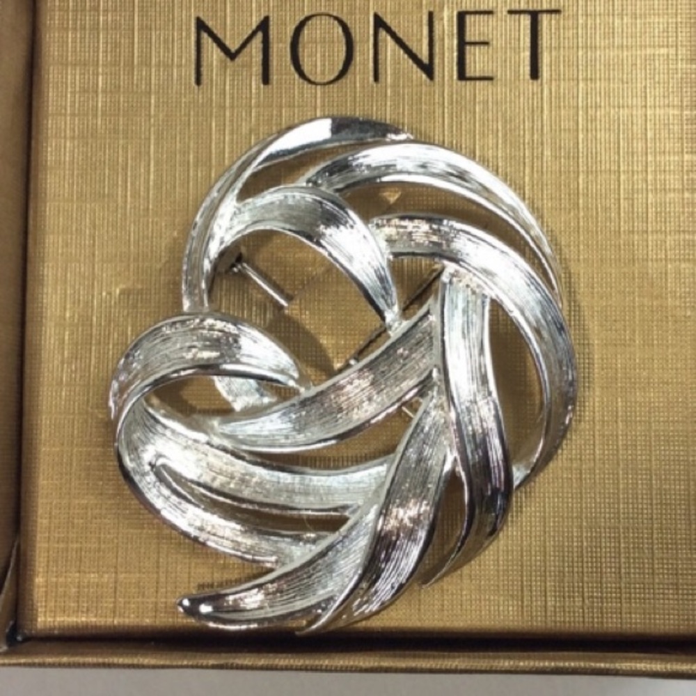 Monet Silver Tone Brooch lapel silver natural knot
